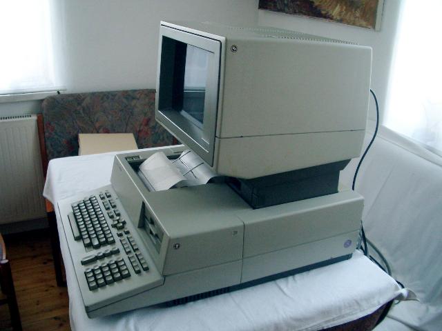 HP 9000 Model 520 (4).JPG